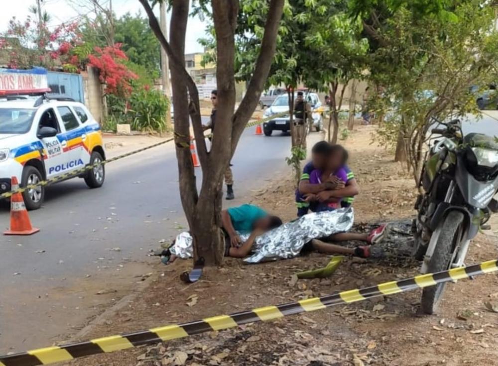 Motociclista Morre Ap S Bater Em Rvore Na Avenida Jos S Rvulo